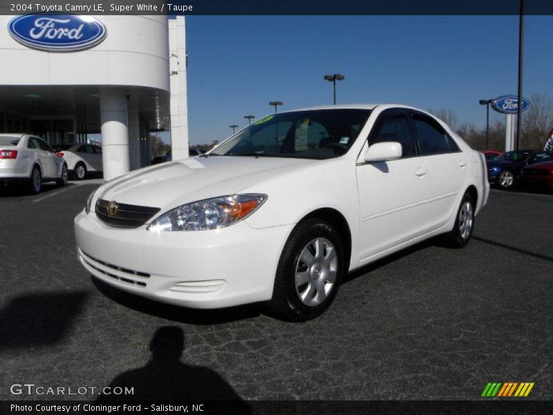 Super White / Taupe 2004 Toyota Camry LE