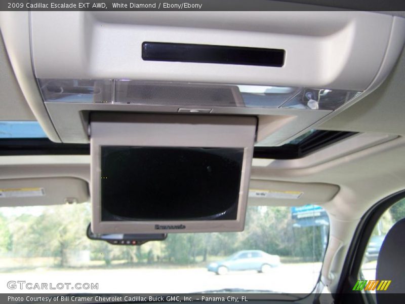 White Diamond / Ebony/Ebony 2009 Cadillac Escalade EXT AWD