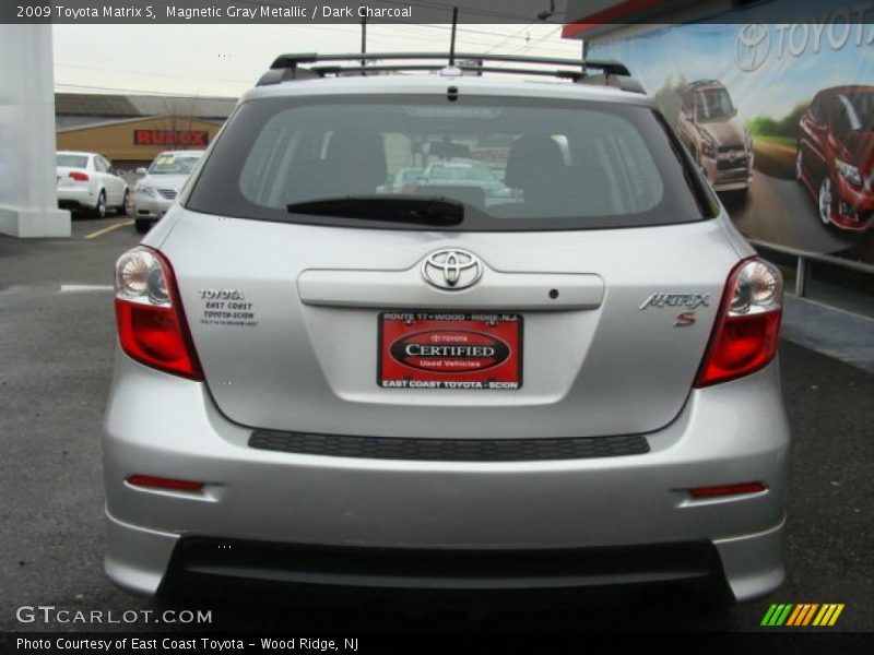 Magnetic Gray Metallic / Dark Charcoal 2009 Toyota Matrix S