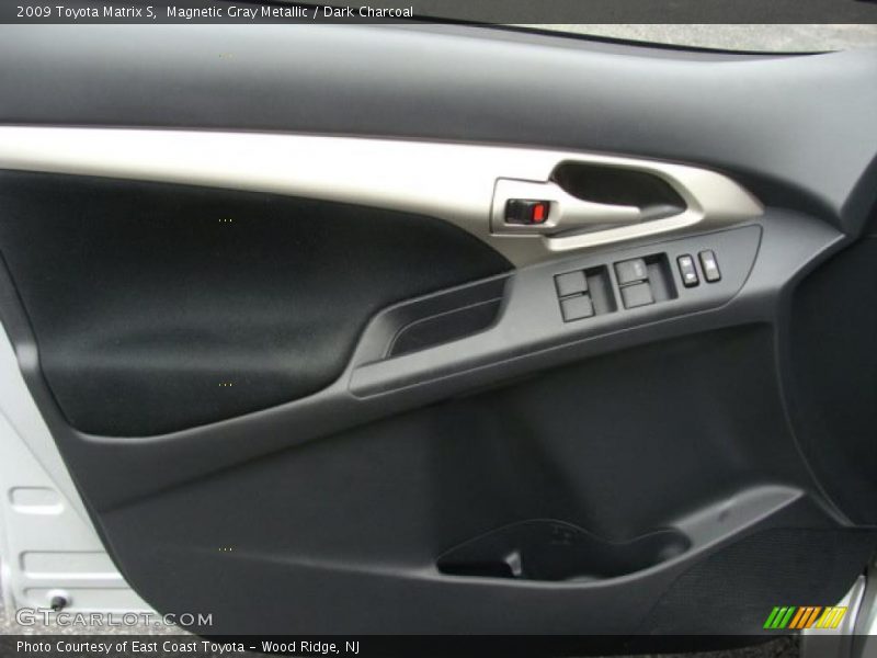 Magnetic Gray Metallic / Dark Charcoal 2009 Toyota Matrix S