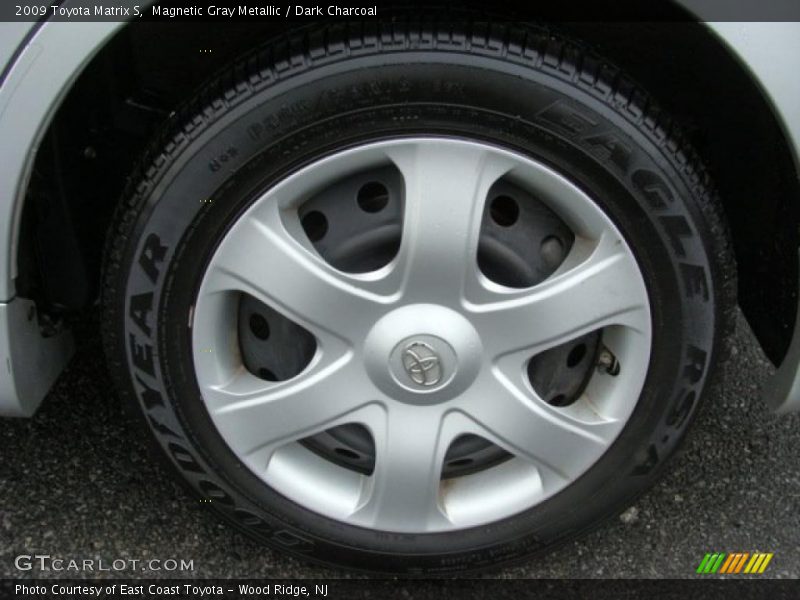 Magnetic Gray Metallic / Dark Charcoal 2009 Toyota Matrix S