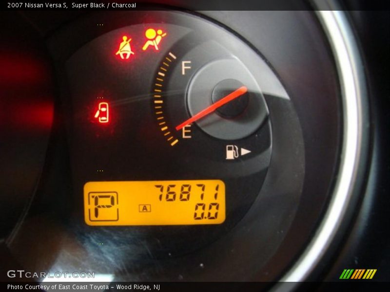 Super Black / Charcoal 2007 Nissan Versa S