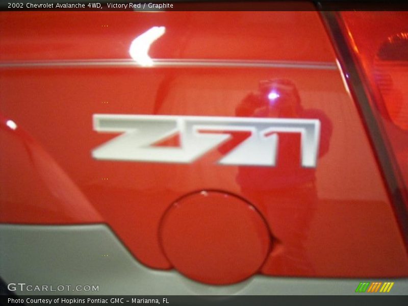 Victory Red / Graphite 2002 Chevrolet Avalanche 4WD