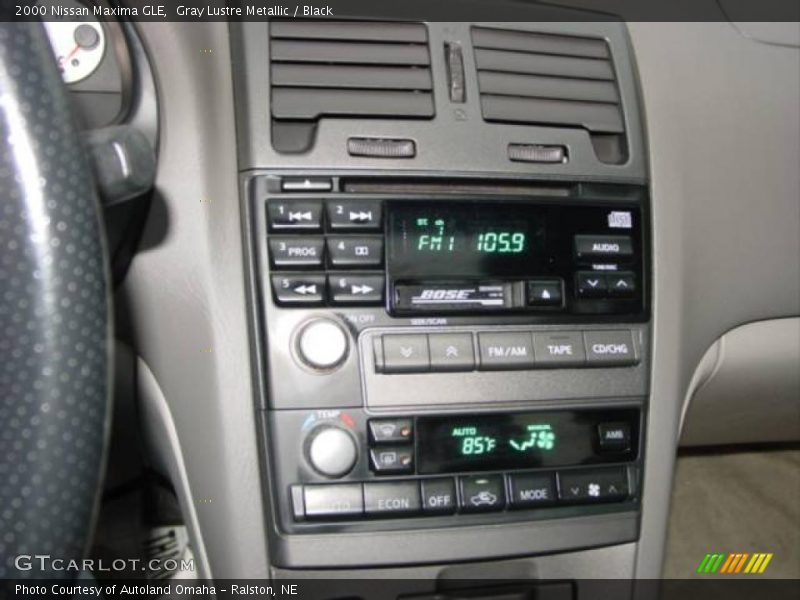 Gray Lustre Metallic / Black 2000 Nissan Maxima GLE