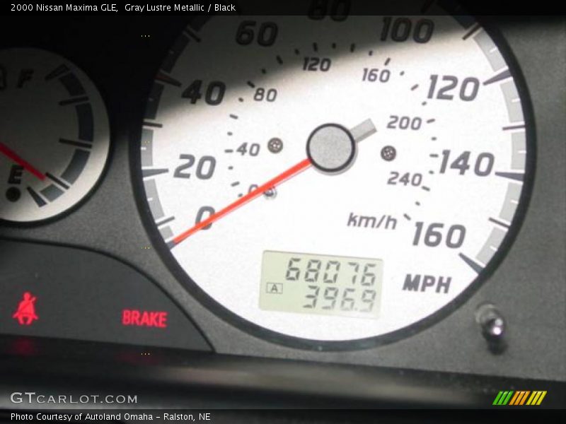 Gray Lustre Metallic / Black 2000 Nissan Maxima GLE