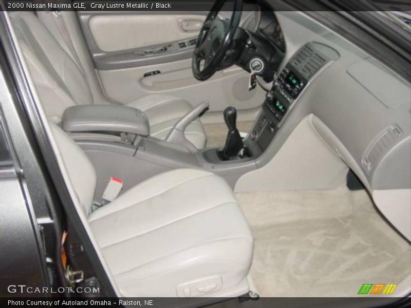 Gray Lustre Metallic / Black 2000 Nissan Maxima GLE