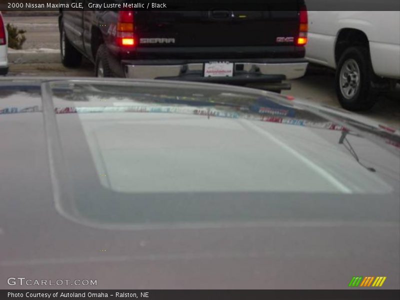 Gray Lustre Metallic / Black 2000 Nissan Maxima GLE