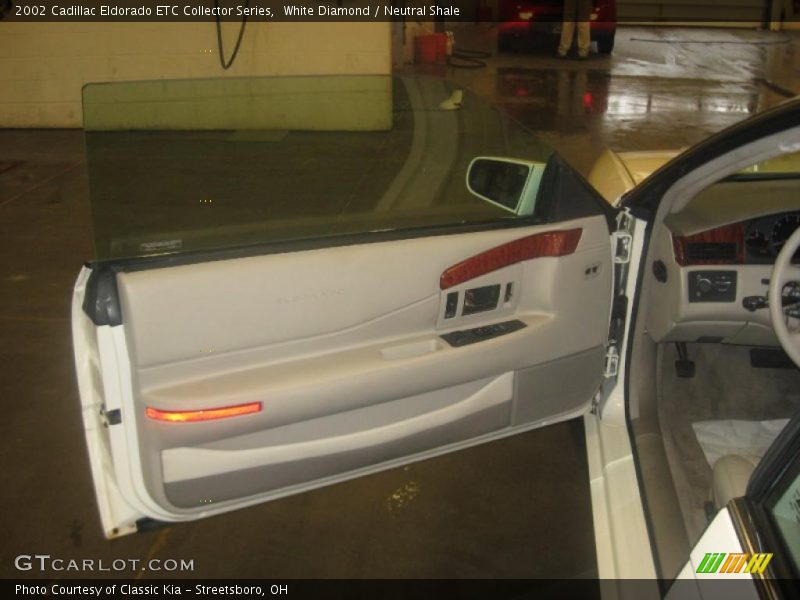 White Diamond / Neutral Shale 2002 Cadillac Eldorado ETC Collector Series