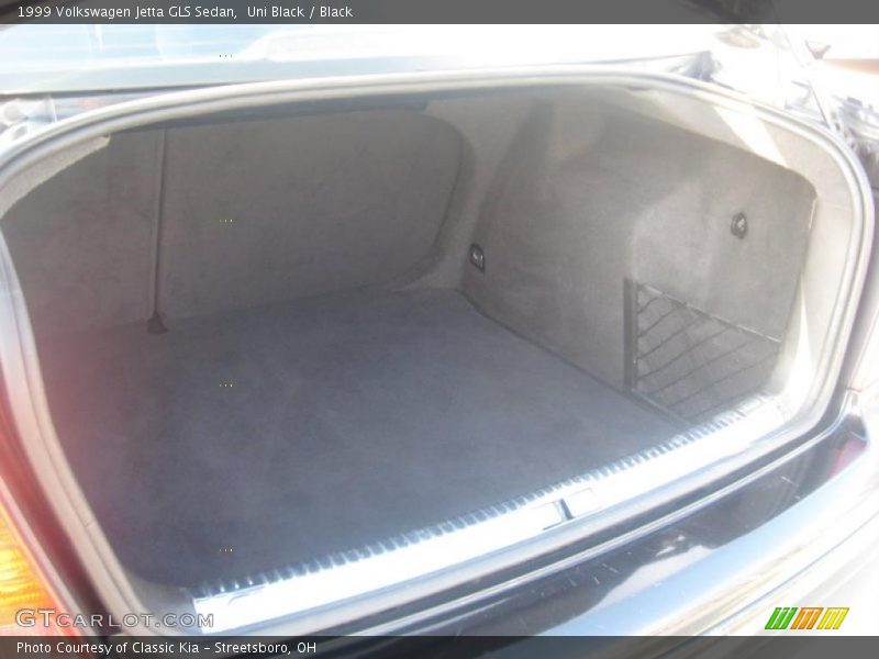 Uni Black / Black 1999 Volkswagen Jetta GLS Sedan