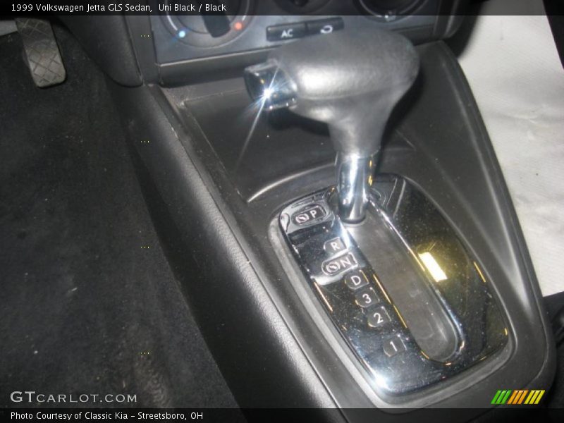Uni Black / Black 1999 Volkswagen Jetta GLS Sedan
