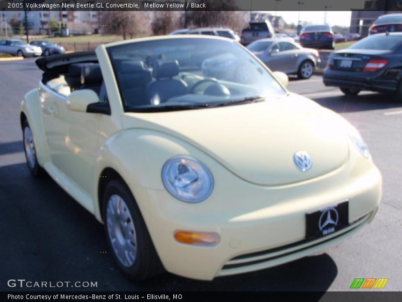 Mellow Yellow / Black 2005 Volkswagen New Beetle GL Convertible