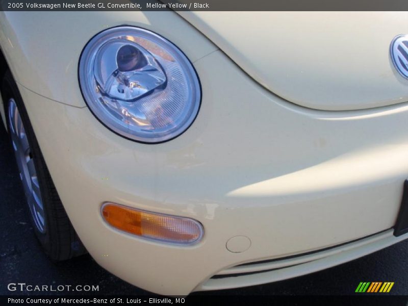 Mellow Yellow / Black 2005 Volkswagen New Beetle GL Convertible