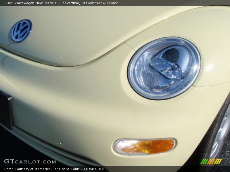 Mellow Yellow / Black 2005 Volkswagen New Beetle GL Convertible