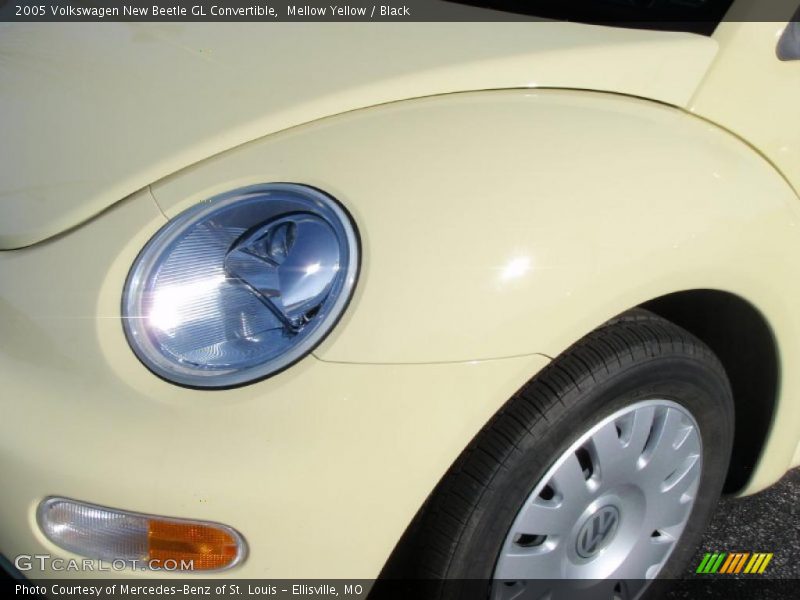 Mellow Yellow / Black 2005 Volkswagen New Beetle GL Convertible