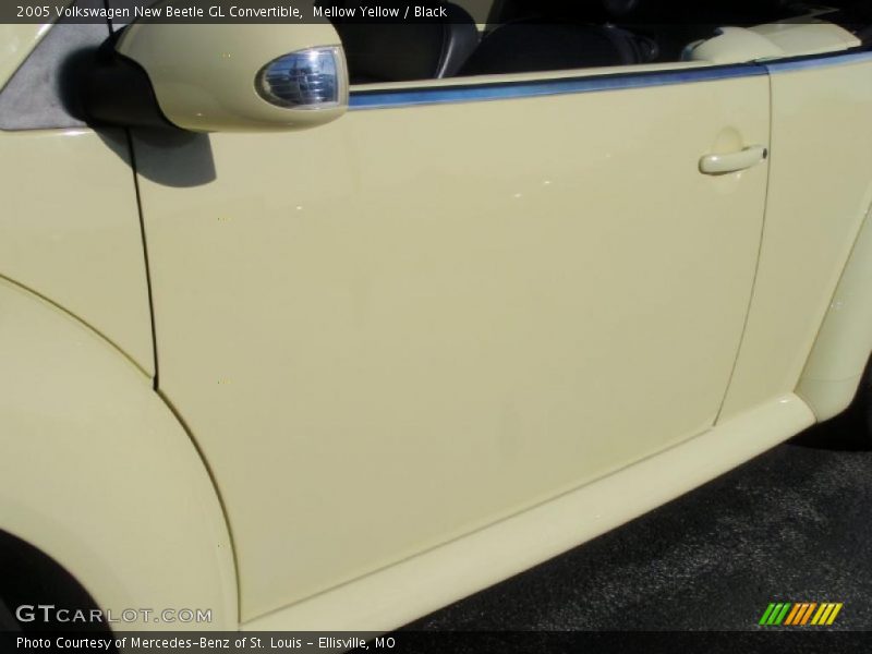 Mellow Yellow / Black 2005 Volkswagen New Beetle GL Convertible