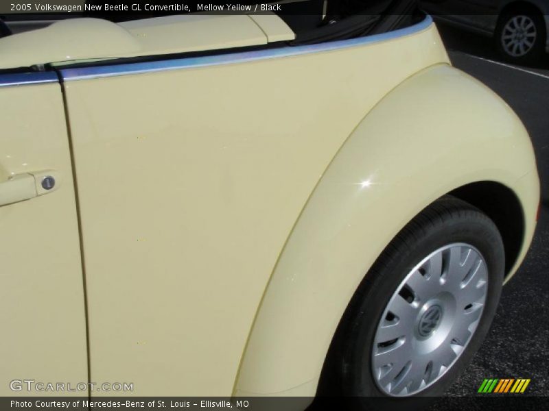 Mellow Yellow / Black 2005 Volkswagen New Beetle GL Convertible