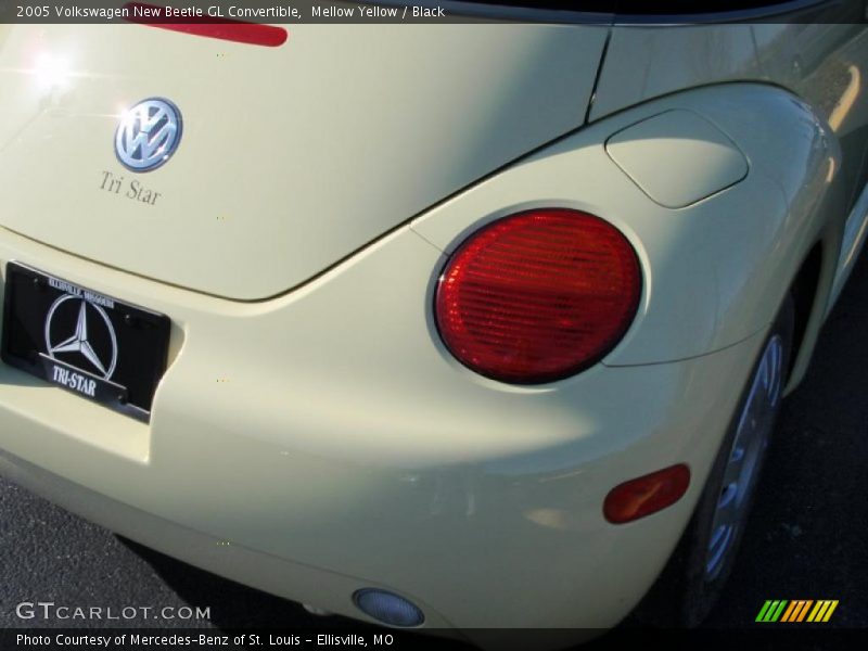 Mellow Yellow / Black 2005 Volkswagen New Beetle GL Convertible
