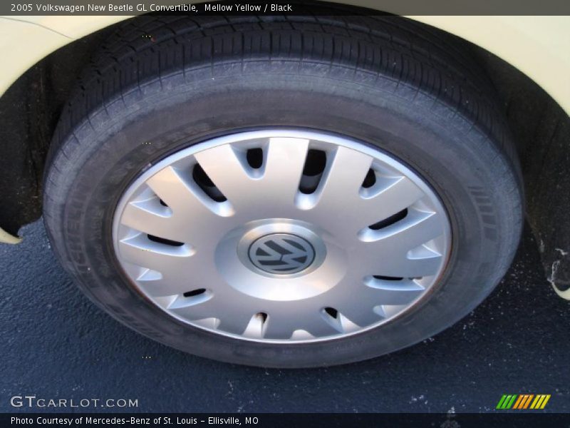 Mellow Yellow / Black 2005 Volkswagen New Beetle GL Convertible