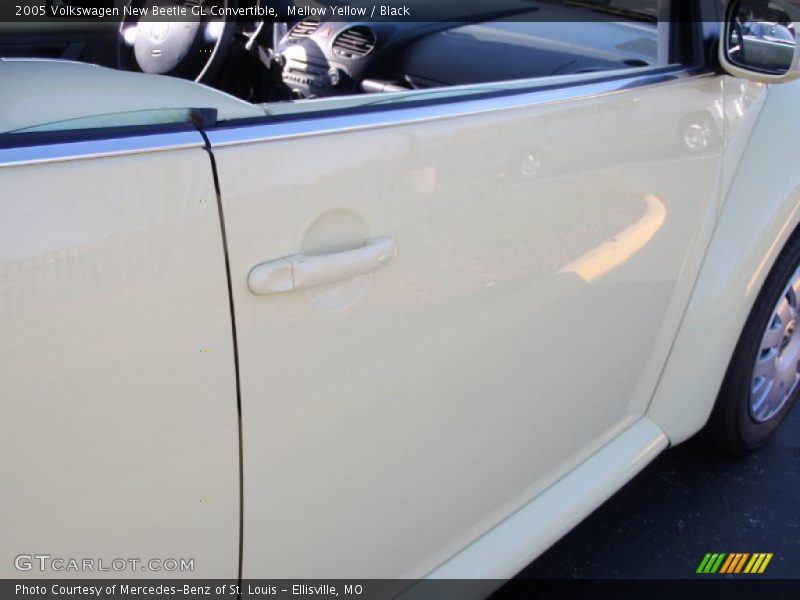 Mellow Yellow / Black 2005 Volkswagen New Beetle GL Convertible
