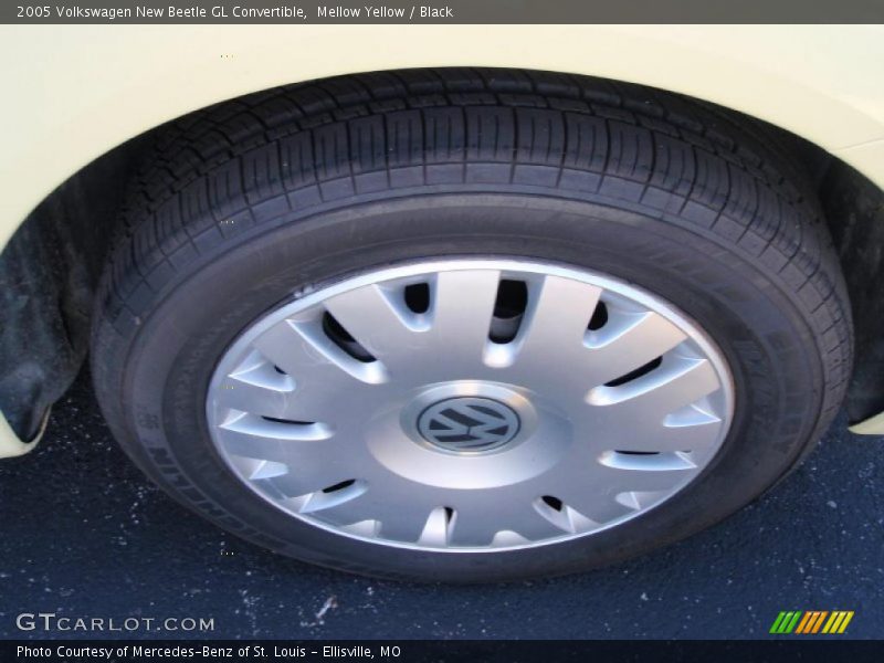 Mellow Yellow / Black 2005 Volkswagen New Beetle GL Convertible