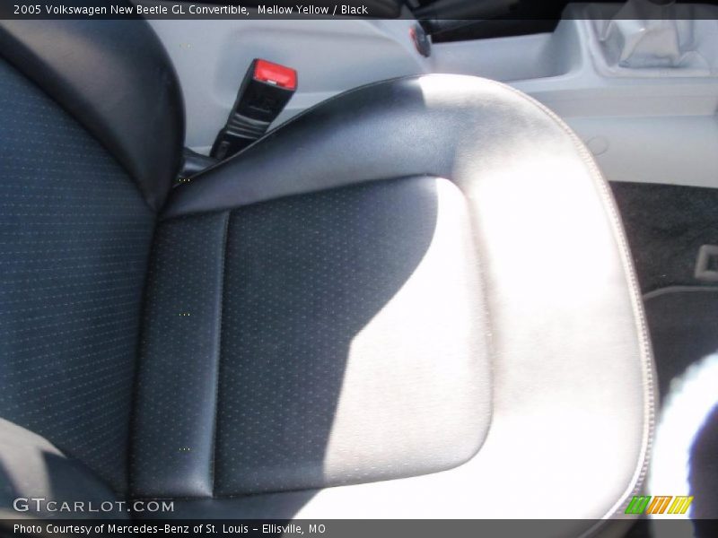 Mellow Yellow / Black 2005 Volkswagen New Beetle GL Convertible