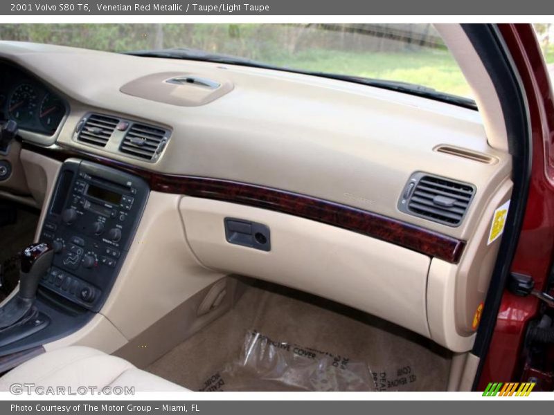 Venetian Red Metallic / Taupe/Light Taupe 2001 Volvo S80 T6