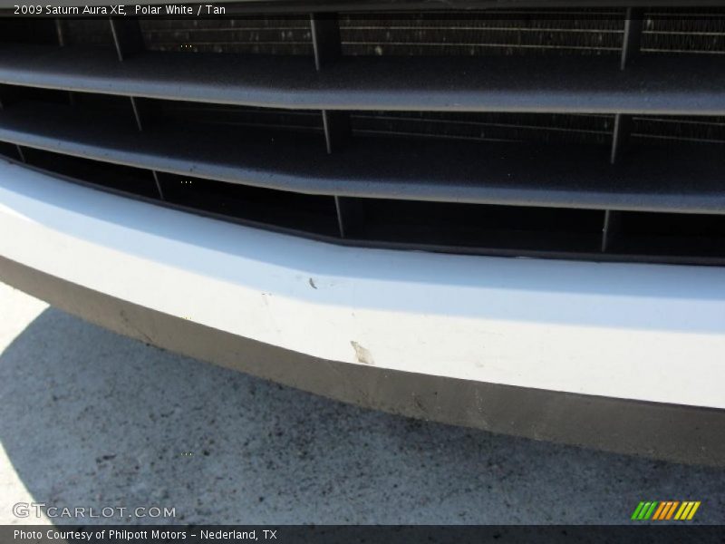 Polar White / Tan 2009 Saturn Aura XE
