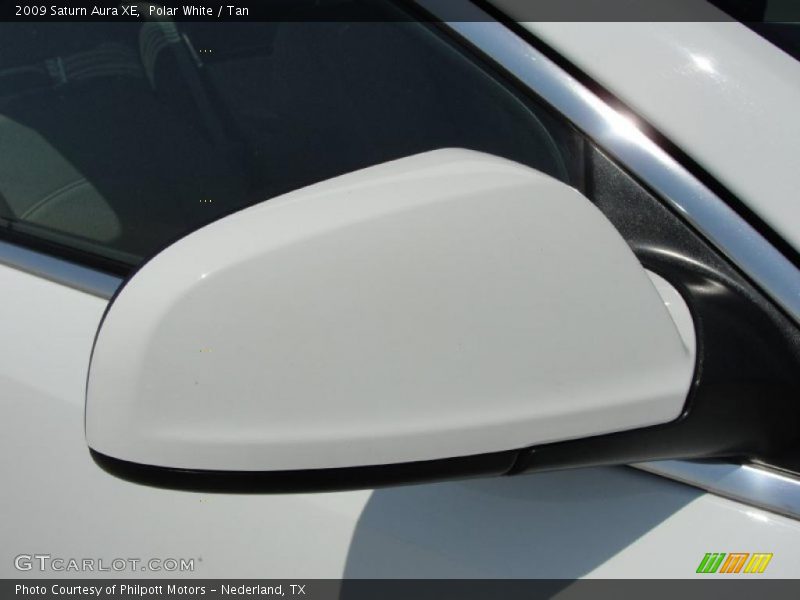 Polar White / Tan 2009 Saturn Aura XE
