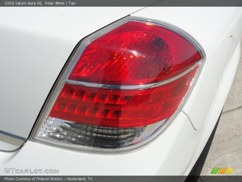 Polar White / Tan 2009 Saturn Aura XE