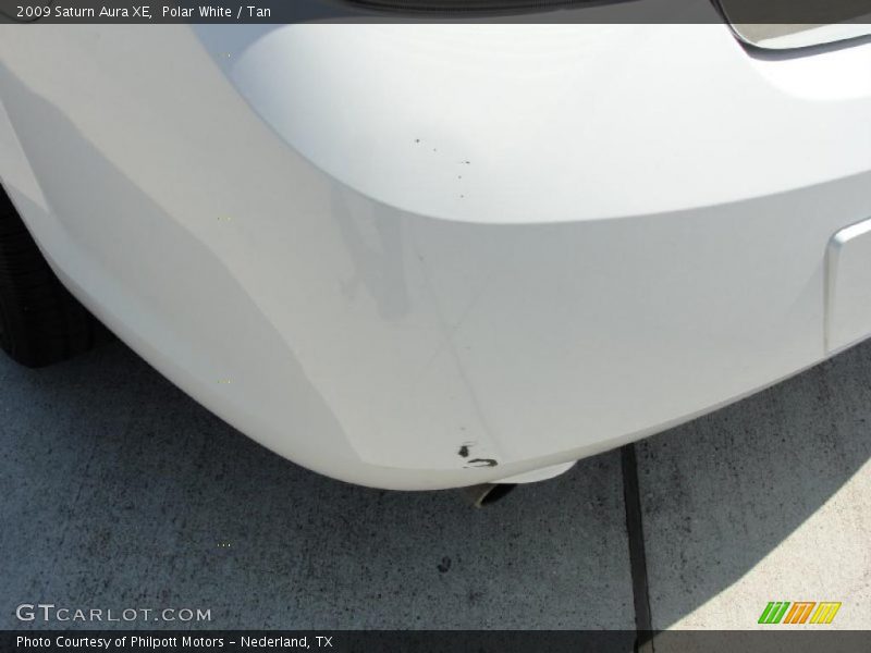 Polar White / Tan 2009 Saturn Aura XE