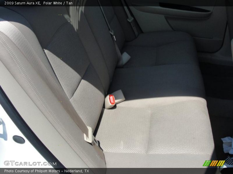 Polar White / Tan 2009 Saturn Aura XE