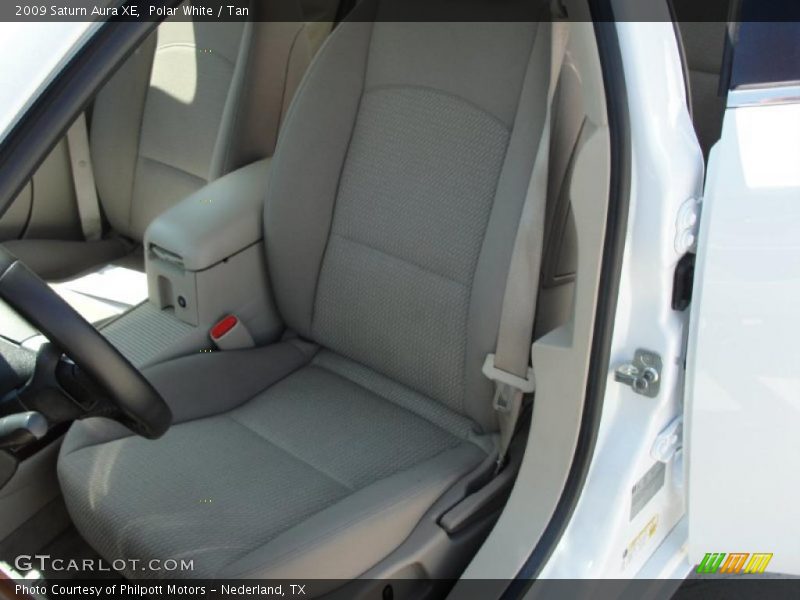 Polar White / Tan 2009 Saturn Aura XE