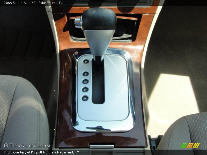Polar White / Tan 2009 Saturn Aura XE