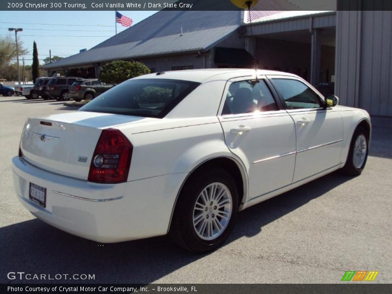 Cool Vanilla White / Dark Slate Gray 2009 Chrysler 300 Touring