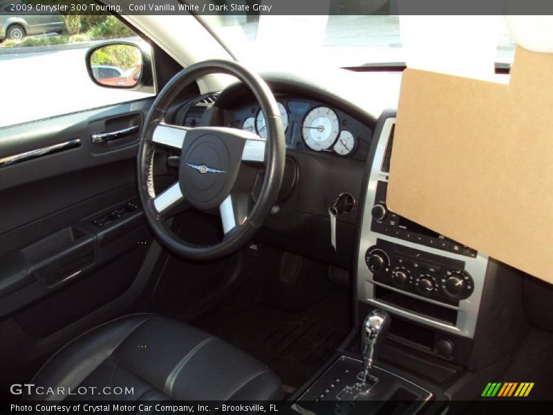 Cool Vanilla White / Dark Slate Gray 2009 Chrysler 300 Touring