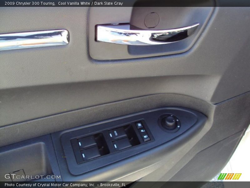 Cool Vanilla White / Dark Slate Gray 2009 Chrysler 300 Touring