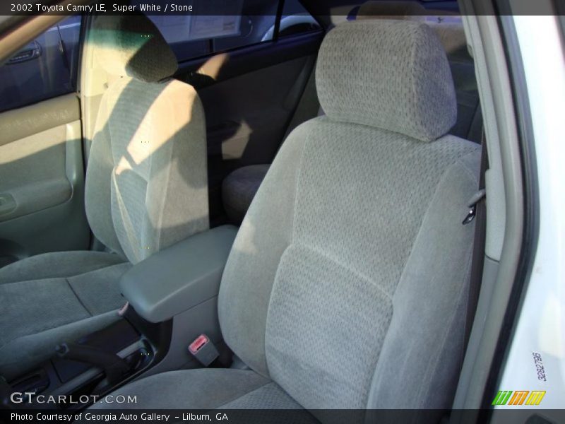 Super White / Stone 2002 Toyota Camry LE