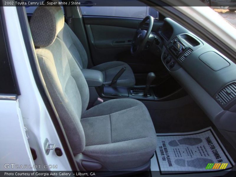 Super White / Stone 2002 Toyota Camry LE