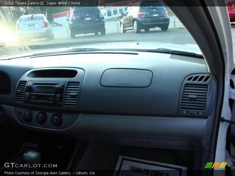 Super White / Stone 2002 Toyota Camry LE