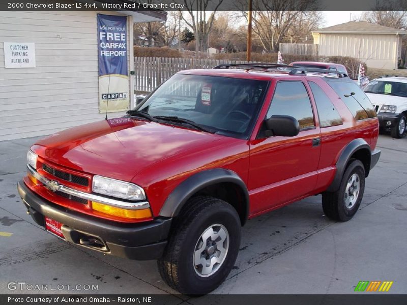 Victory Red / Graphite Gray 2000 Chevrolet Blazer LS 4x4