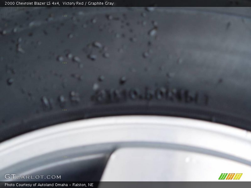 Victory Red / Graphite Gray 2000 Chevrolet Blazer LS 4x4