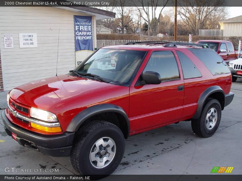 Victory Red / Graphite Gray 2000 Chevrolet Blazer LS 4x4