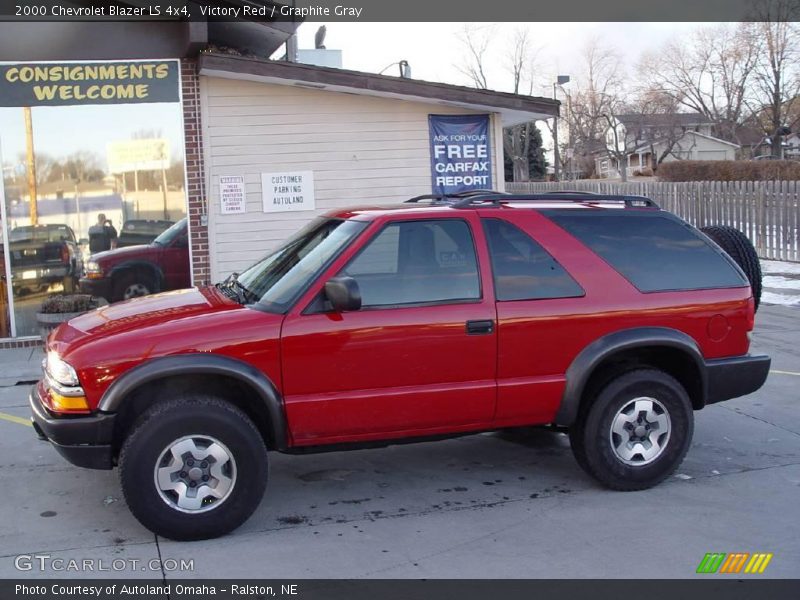 Victory Red / Graphite Gray 2000 Chevrolet Blazer LS 4x4