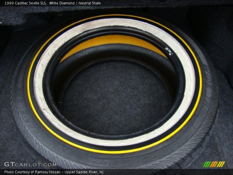 White Diamond / Neutral Shale 1999 Cadillac Seville SLS