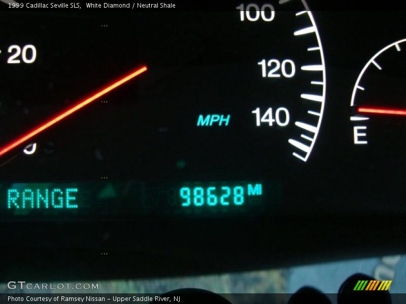 White Diamond / Neutral Shale 1999 Cadillac Seville SLS