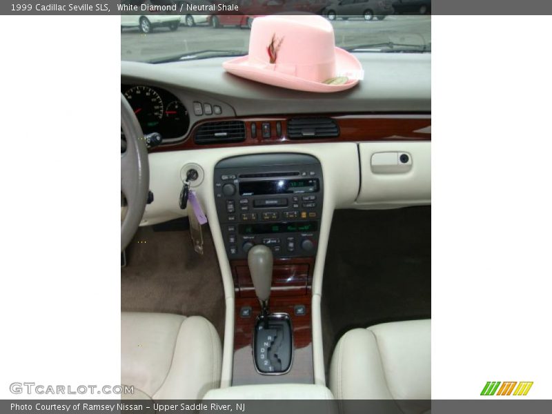 White Diamond / Neutral Shale 1999 Cadillac Seville SLS