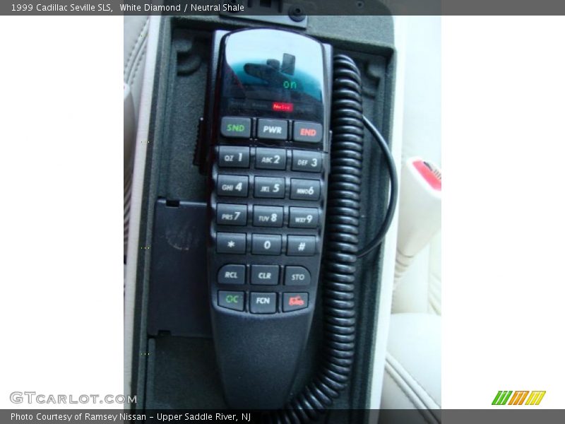 White Diamond / Neutral Shale 1999 Cadillac Seville SLS