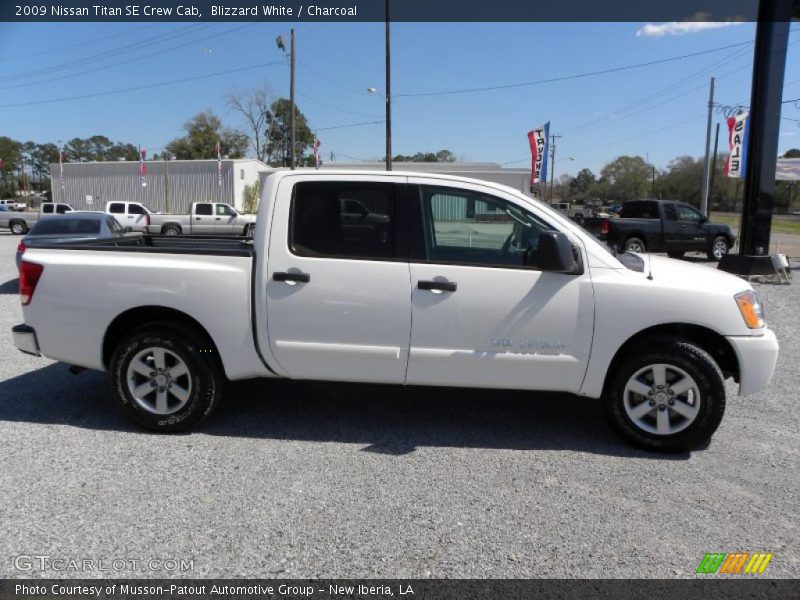 Blizzard White / Charcoal 2009 Nissan Titan SE Crew Cab