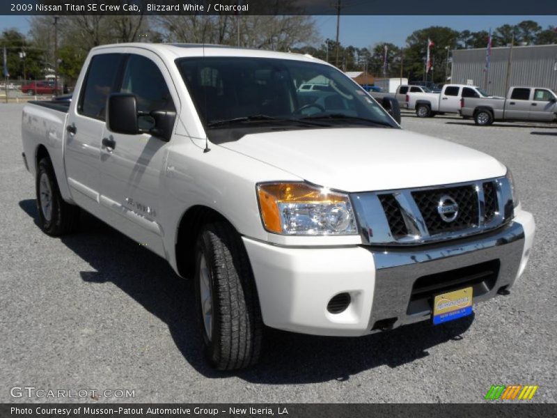 Blizzard White / Charcoal 2009 Nissan Titan SE Crew Cab
