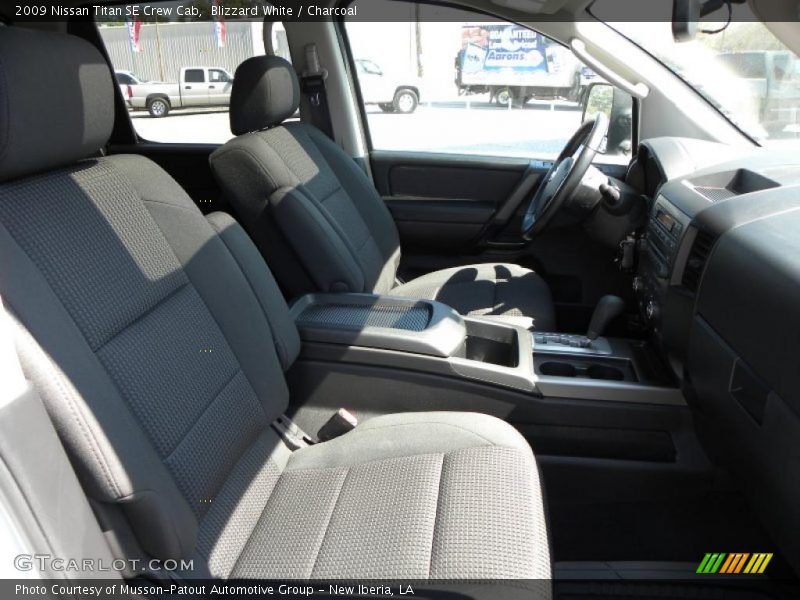 Blizzard White / Charcoal 2009 Nissan Titan SE Crew Cab